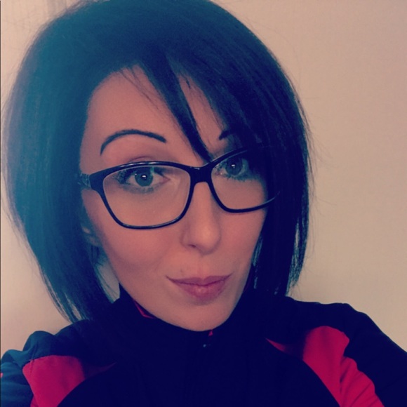 Meet your Posher, Amanda - Picture 1 of 1